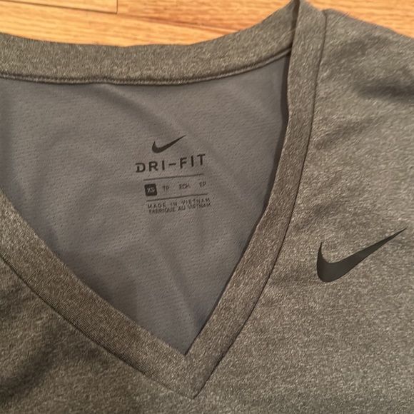 Nike Dri Fit Shirt - Picture 2 of 2